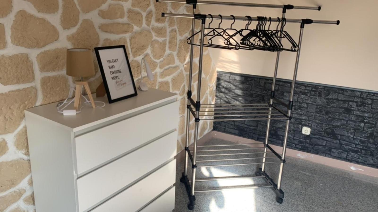 Zimmer In Wohnung, Monteure, Zentral, Enger Exterior photo