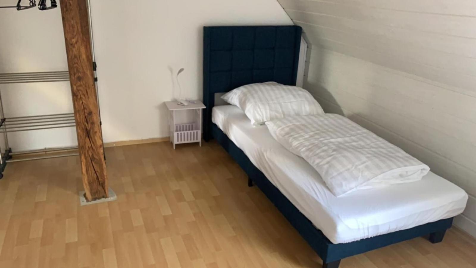 Zimmer In Wohnung, Monteure, Zentral, Enger Exterior photo