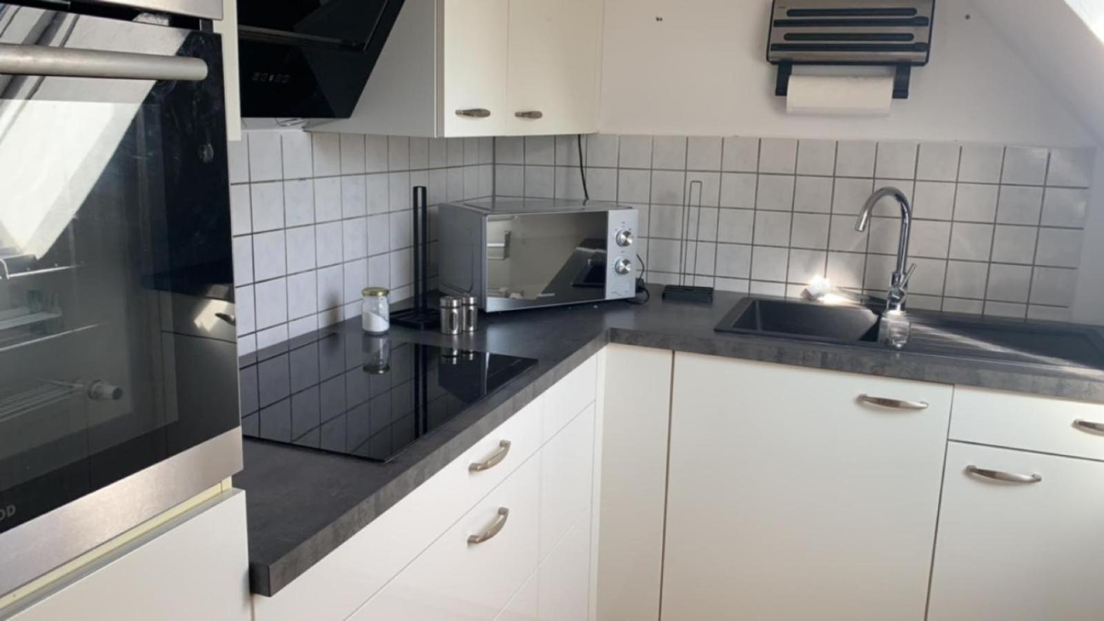 Zimmer In Wohnung, Monteure, Zentral, Enger Exterior photo